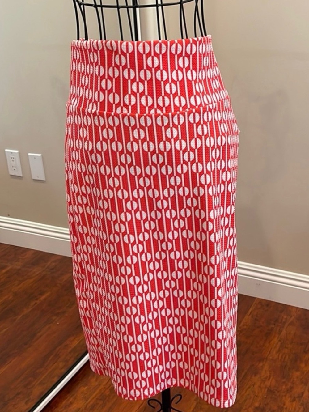 LuLaRoe Red and White Pencil Skirt Knee-Length Casual Size XS waist 13” NWT